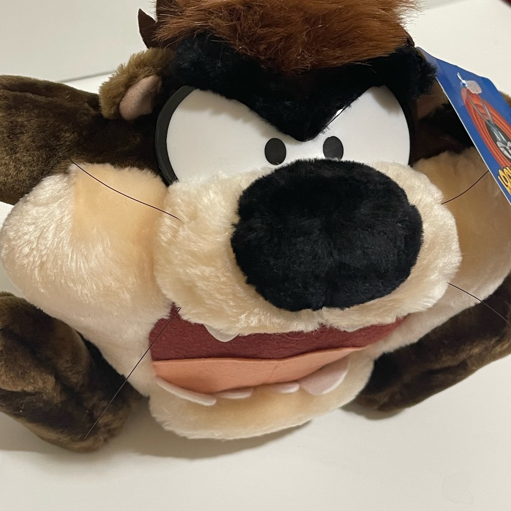 Vintage Warner Bros. looney tunes taz mania 1998 stuffed animal.